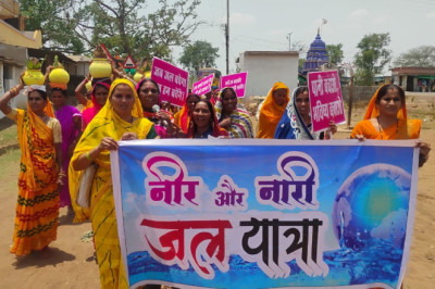 हरियाली बाहिनी नीर और नारी जल यात्रा जन आंदोलन होते दिख रहा है