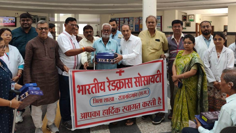 विश्व रेडक्रास दिवस पर सीआरसी ठाकुरटोला में रक्तदान शिविर सहित विभिन्न कार्यक्रमों का हुआ आयोजन...