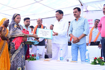 सुशासन तिहार-2025 के अंतर्गत नवागढ़ विकासखंड के ग्राम संबलपुर में 9वां समाधान शिविर सम्पन्न