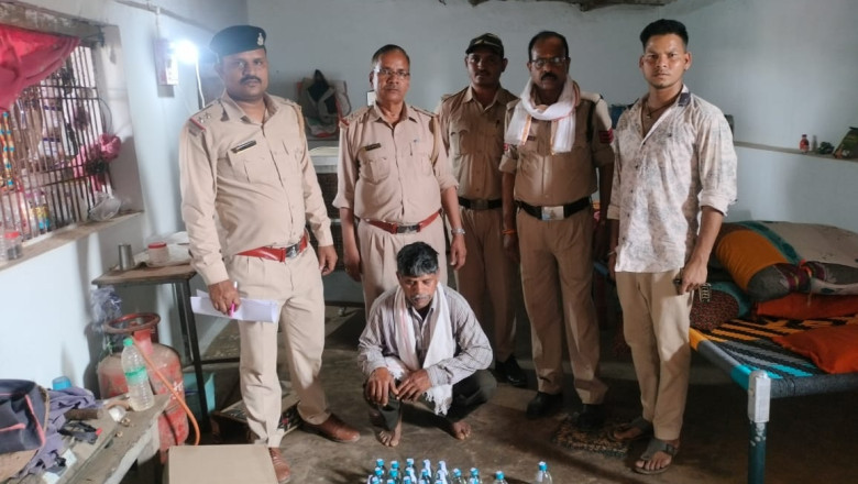 आबकारी विभाग द्वारा अवैध शराब विक्रेताओं के विरूद्ध जिले में की जा रही है लगातार कार्रवाई