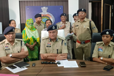 अवैध निवासरत बांग्लादेशी महिला पन्ना बीबी भिलाई से गिरफ्तार....