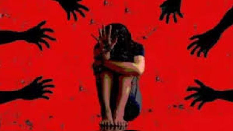 मंगेतर के सामने 18 साल की युवती से गैंगरेप, रात में खेत मिलने पहुंची थी युवती फिर 6 दरिंदों ने बनाया दरिंदगी का Video..