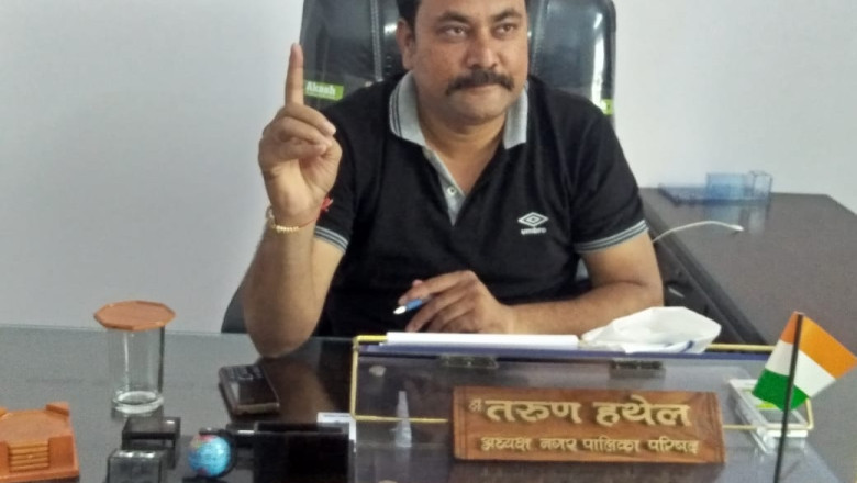 राजनांदगांव सांसद संतोष पांडे द्वारा पूर्व नपा अध्यक्ष डोंगरगढ़ तरुण हथेली को आपना सांसद प्रतिनिधि नियुक्त किया...