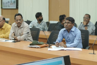 ब्लैक फिल्म,साइलेंसर में प्रेशर हार्न सहित यातायात के नियमों का उलंघन करने वालों पर कार्यवाही करे -अपर कलेक्टर