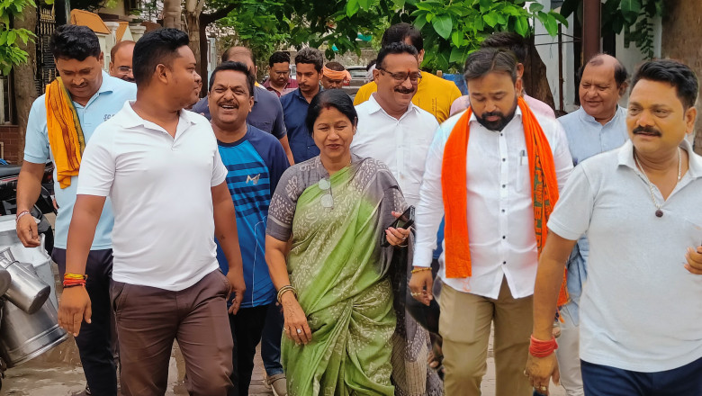 डिबरा पारा में चला नाली महा-सफाई अभियान:कहा नाली  के ऊपर बने स्लेप पर लोहे की जाली लगवाए,नहीं लगाई तो कार्रवाई की जायेगी: