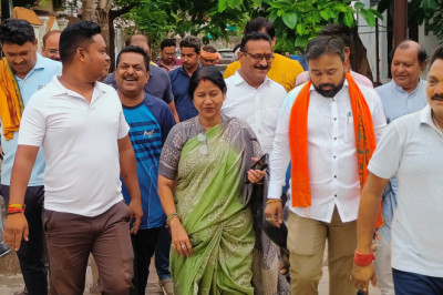 डिबरा पारा में चला नाली महा-सफाई अभियान:कहा नाली  के ऊपर बने स्लेप पर लोहे की जाली लगवाए,नहीं लगाई तो कार्रवाई की जायेगी: