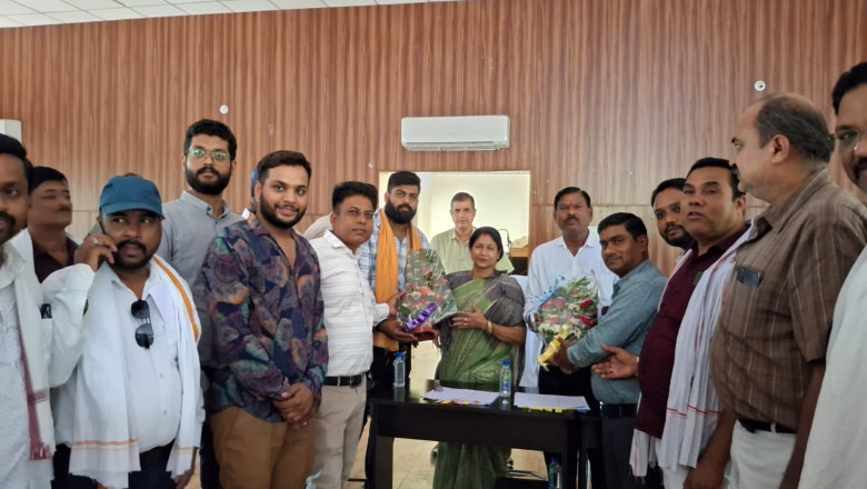 मूलभूत सुविधा के कार्यों में तेजी लाने अधिकारियों को दिए निर्देश, कहा समस्याओं की गठरी न बांधे,लेटलतीफी पर ठेकेदारों को समझाइश दी गई...