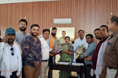 मूलभूत सुविधा के कार्यों में तेजी लाने अधिकारियों को दिए निर्देश, कहा समस्याओं की गठरी न बांधे,लेटलतीफी पर ठेकेदारों को समझाइश दी गई...