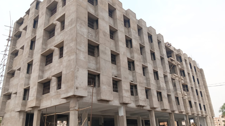 छुरिया विकासखंड में 2 करोड़ 50 लाख रूपए की लागत से नवीन सामुदायिक स्वास्थ्य केन्द्र भवन निर्माणाधीन...