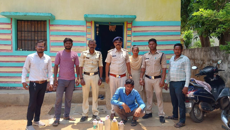 महुआ शराब की अवैध रूप से बिक्री पर रोक लगाने आबकारी टीम की कार्यवाही जारी...