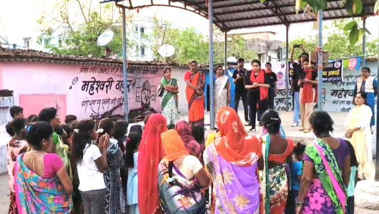 स्लम क्षेत्र में नुक्कड़ नाटक के माध्यम से बाल सुरक्षा, बाल विवाह और नशामुक्ति पर जागरूकता...