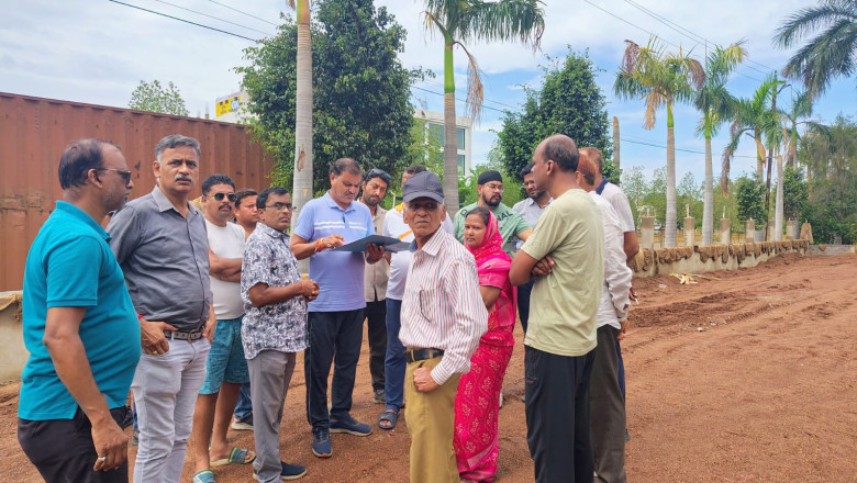 निर्माण कार्य मे तेजी लाकर समय सीमा में पूर्ण करने एवं परिसर में सौदर्यीकरण करने के दिए निर्देश...