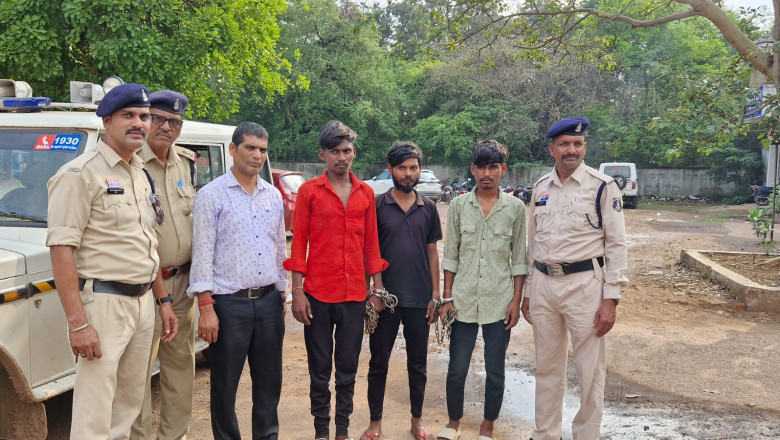 प्रतिबंधित नशीले दवाइयां के चार सौदागर पुलिस  गिरफ्त में...
