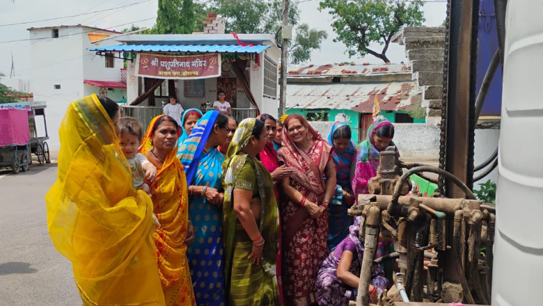 पारंपरिक रूप से भगवान पशुपतिनाथ एवम गंगा मैया की पूजा अर्चना कर बोर खनन का कार्य प्रारंभ वार्डवासियों की पानी की समस्या से निजात दिलाने वार्ड में बोर खनन का कार्य किया गया....