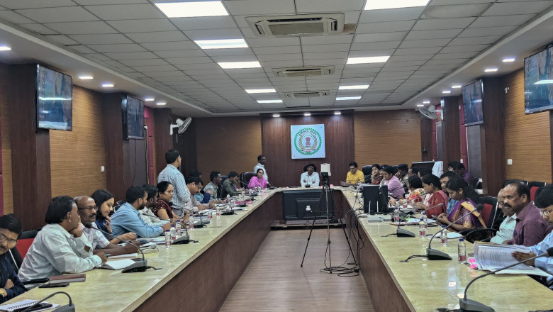 राजस्व विभाग की साप्ताहिक समीक्षात्मक बैठक सम्पन्न