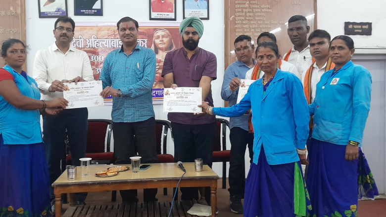 देवी अहिल्या बाई होल्कर की 300वीं जयंती पर कार्यक्रम आयोजन के तहत आज स्वच्छता दीदीयो का हुआ स्वास्थ्य परीक्षण