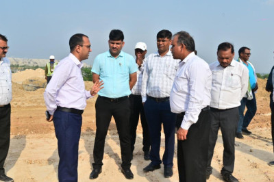 पुनर्वास स्थल तैयार होने के बाद करें विस्थापन का कार्यः कलेक्टर बसाहट स्थल पर बुनियादी सुविधाओं के साथ अन्य खेल मैदान, पार्क, जिम आदि के संबंध में दिए निर्देश