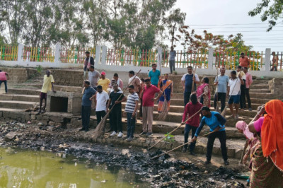 महापौर मधुसूदन यादव मोती तालाब एवं बल्देवबाग में पैदल भ्रमण कर वार्डवासियों से हुये रूबरू