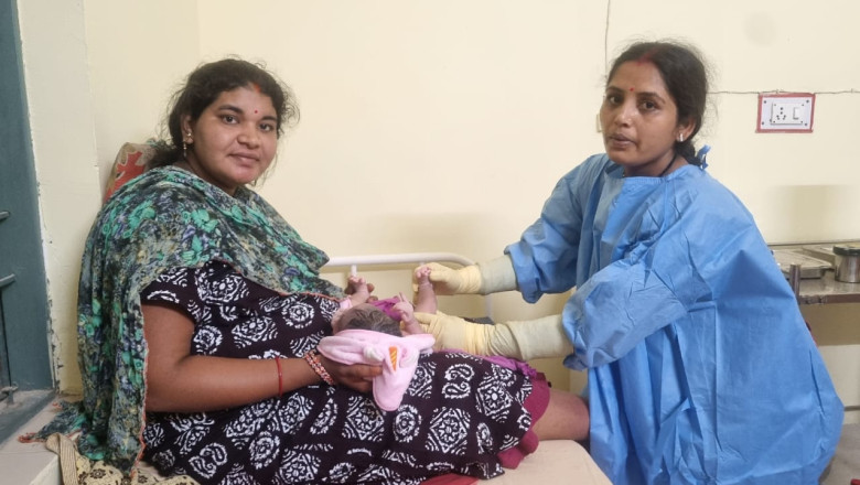 कोपरा स्वास्थ्य केंद्र में आरएचओ पूनम सिन्हा ने अकेले कराए एक घंटे में दो सुरक्षित प्रसव, जच्चा-बच्चा स्वस्थ