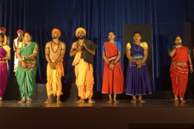 वैराग्य की गाथा “भरथरी” को देख भावविभोर हुए  दर्शक, तालियों से गूंजता रहा सभागार