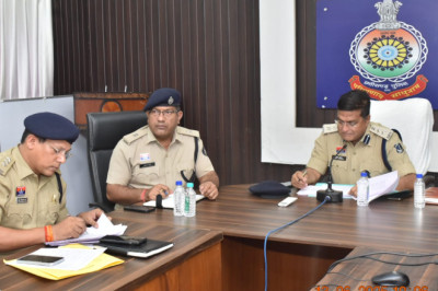 वरिष्ठ पुलिस अधीक्षक व्दारा दुर्ग अनुविभाग के थानों की ली गयी समीक्षा बैठक ।