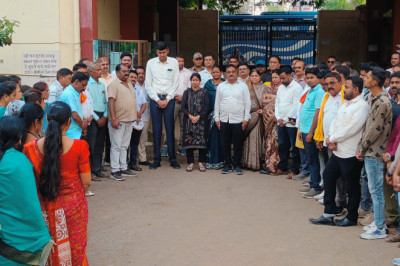 श्रद्धांजलि:अहमदाबाद विमान हादसे पर महापौर,आयुक्त सहित सभापति एमआईसी,पार्षदो व अधिकारी/कर्मचारियो ने दिवंगतों को दो मिनट का मौन रखकर की श्रद्धांजलि अर्पित...