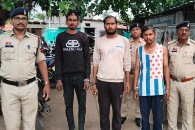 थाना पदमनाभपुर क्षेत्रांतर्गत चाकू बाजी करने वाले 03 आरोपी गिरफ्तार