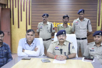 थाना बसंतपुर व साइबर सेल राजनांदगाव पुलिस की कार्यवाही गांजा तस्कर बसंतपुर पुलिस के हत्थे चढा