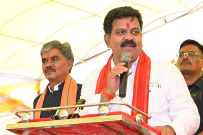 माँ चण्डी मंदिर नव-निर्माण भूमिपूजन में शामिल हुए गृहमंत्री श्री विजय शर्मा, सांसद विजय बघेल और विधायक ईश्वर साहू I ग्राम के समग्र विकास हेतु 15 लाख रुपये की घोषणा I...