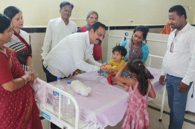राहुल गांधी जी के जन्मदिवस पर सेवा और मानवता का अनूठा उदाहरण — अस्पताल में मरीजों को फल वितरित कर दी दीर्घायु की शुभकामनाएं