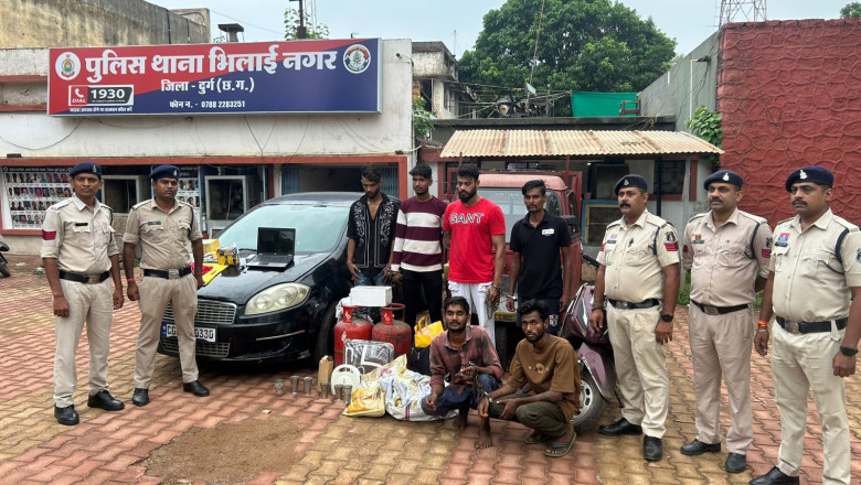 हुडको भिलाई के मकान से सोने के जेवरात सहित लेपटाप, ए.सी, बर्तन सिलेंडर एवं कपड़े की चोरी करने वाले आरोपी पुलिस की गिरफ्त में ...