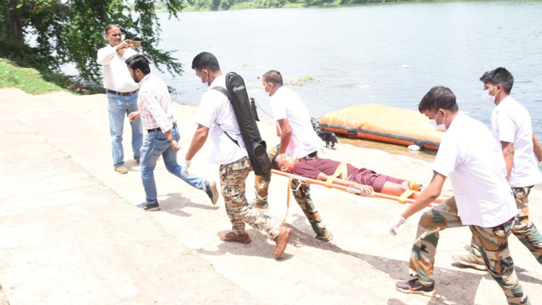 शिवनाथ नदी में बाढ़ बचाव के लिए मॉकड्रिल का आयोजन, कलेक्टर ने तैयारियों की सराहना की