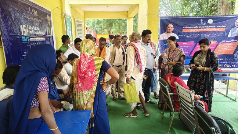 धरती आबा ग्राम उत्कर्ष अभियान के तहत बरपाली में जागरूकता सह लाभ संतृप्ति शिविर का हुआ आयोजन
