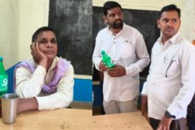 हेडमास्टर को डीईओ ने किया निलंबित : स्प्राइट की बोतल में शराब पीते हुए पकड़े गए...
