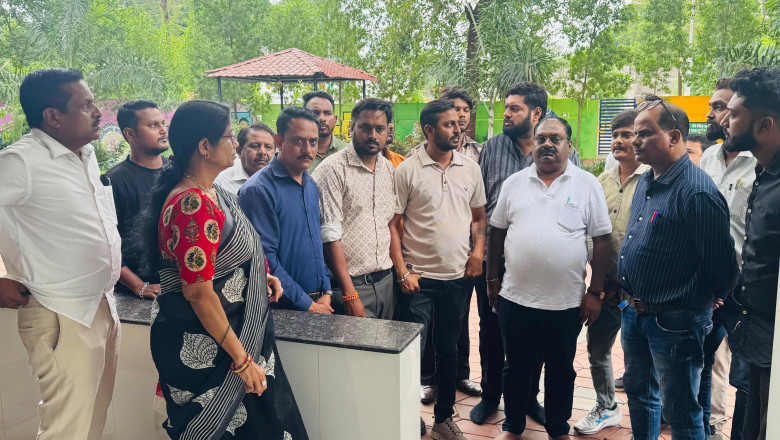सहायक राजस्व अधिकारी से कक्ष में अभद्रता करने वाले युवक अंकुश जैन ने सार्वजनिक रूप से मांगी माफी
