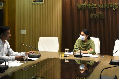 कलेक्टर ने धरती आबा जनभागीदारी अभियान के अंतर्गत आयोजित लाभ संतृप्ति शिविरों के संबंध में दिए आवश्यक दिशा-निर्देश...