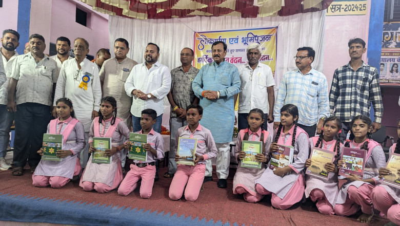 बेमेतरा के ग्राम पंचायत तिलई कुंडा मे अतिरिक्त  कक्ष निर्माण व सी,सी रोड निर्माण कार्य के लोकार्पण एवं भूमिपूजन कार्यक्रम का आयोजन किया ...