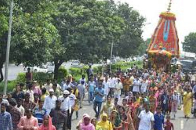 रथयात्रा की भीड़ में सक्रिय लुटेरे खींचते रहे चेन-मंगलसूत्र...