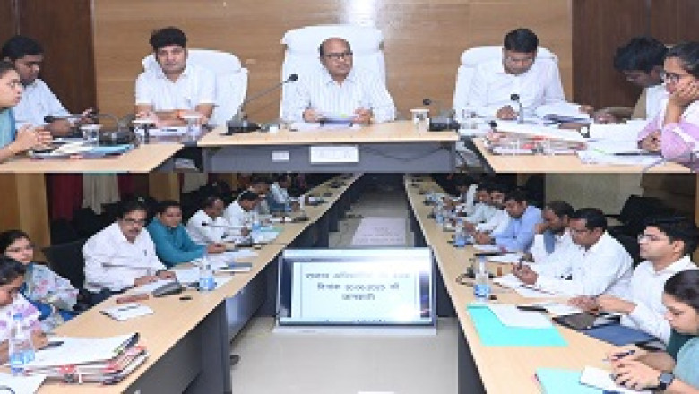 राजस्व अधिकारी खनिज विभाग से समन्वय कर अवैध खनन पर करे कार्यवाही - कलेक्टर उइके एग्रीस्टेक  पोर्टल में किसानों का शत प्रतिशत कराएं पंजीयन...