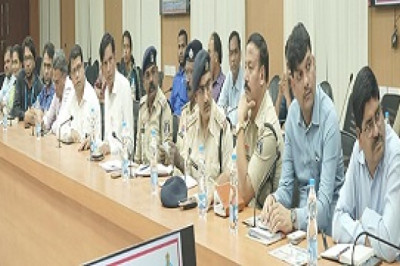 कलेक्टर एवं एसपी ने ली कानून व्यवस्था की समीक्षा बैठक...