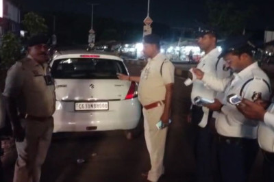 यातायात पुलिस दुर्ग द्वारा सडक में बाधा उत्पन्ने करने वाले पर निरंतर कार्यवाही की जा रही है....