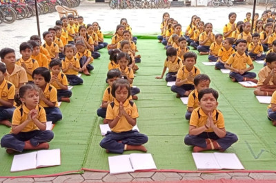 गायत्री विद्या मंदिर में गुरू पूर्णिमा मनाया गया...