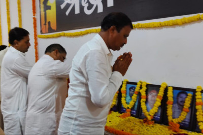 महापौर मधुसूदन यादव ने मदनवाड़ा में हुये शहीदों को दी श्रद्धांजलि...