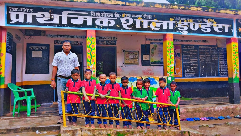 शिक्षक सुनील शर्मा ने शाला के निर्धन छात्रों को अपने पुत्र के जन्मदिन के अवसर  पर बाटे से स्पोर्ट्स ड्रेस ...