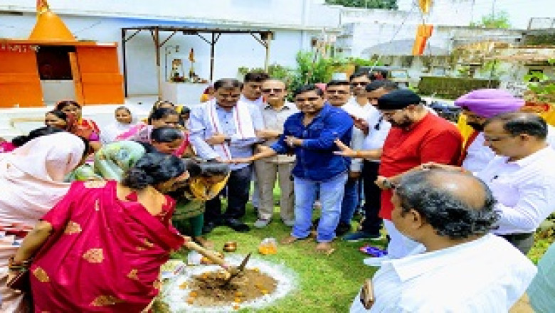 कौरिनभाठा शीतला मंदिर के पास सामुदायिक भवन बनाने महापौर ने रखी नीव...