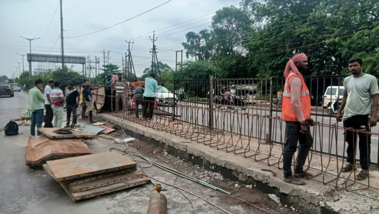 यातायात पुलिस दुर्ग द्वारा नेशनल हाइवे में सुधार कार्य हेतु लगातार सड़क सुरक्षा समिति की बैठक में शामिल किए गए एजेंडा बिंदुओं पर होने लगे कार्य...