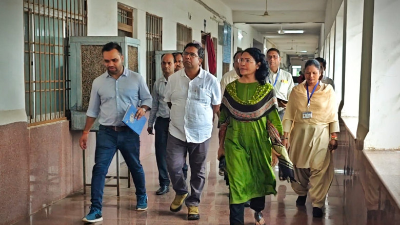 कार्यालय को व्यवस्थित रखने तथा साफ-सफाई की समुचित व्यवस्था सुनिश्चित करने के दिए निर्देश...