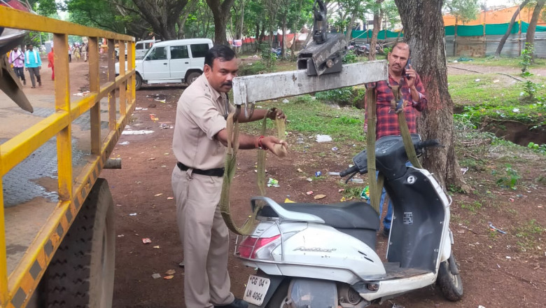 शिव महापुराण कथा आयोजन के दौरान यातायात पुलिस दुर्ग द्वारा रात्रिकालीन यातायात प्रबंधन हेतु विशेष दल की तैनाती की गई.....