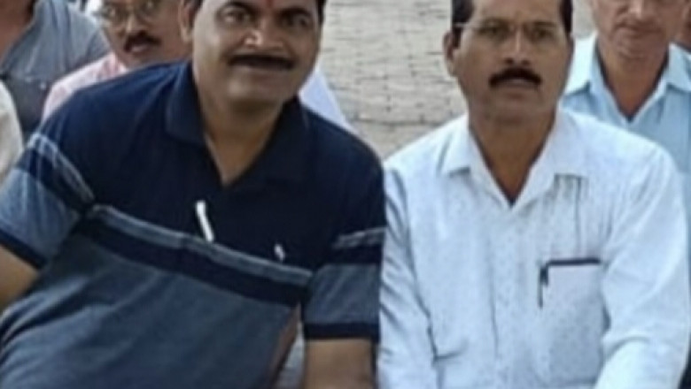 राजनांदगाव जिले के शालेय शिक्षक संघ के जिला उपाध्यक्ष  सुशील शर्मा जी ने बताया कि आजकल शासन /प्रशासन अजीबो गरीब तुगलकी फरमान निकाल रही है.....