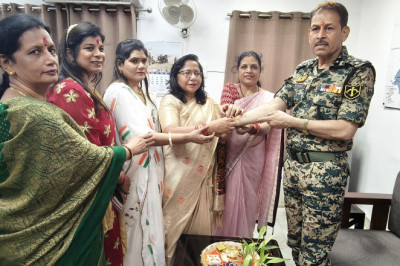 बीएसएफ जवानों के साथ रक्षाबंधन: शिव शक्ति महिला समिति का भावपूर्ण आयोजन....